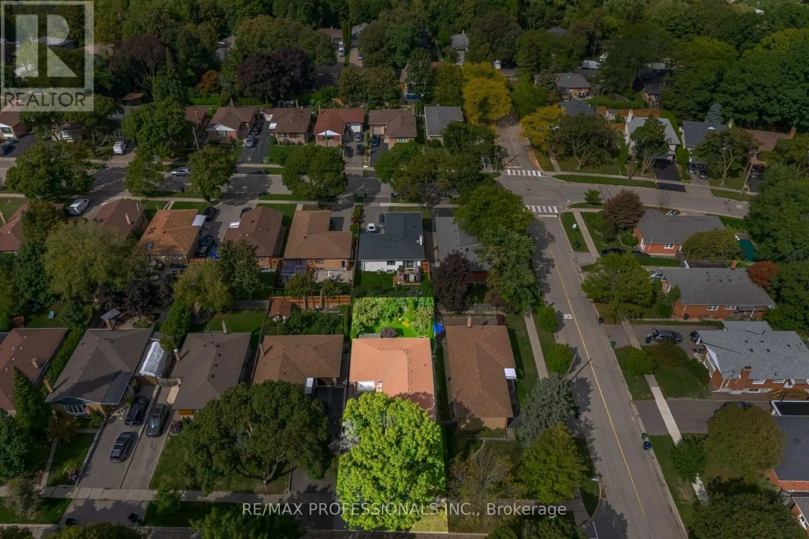 4 LETHBRIDGE AVENUE