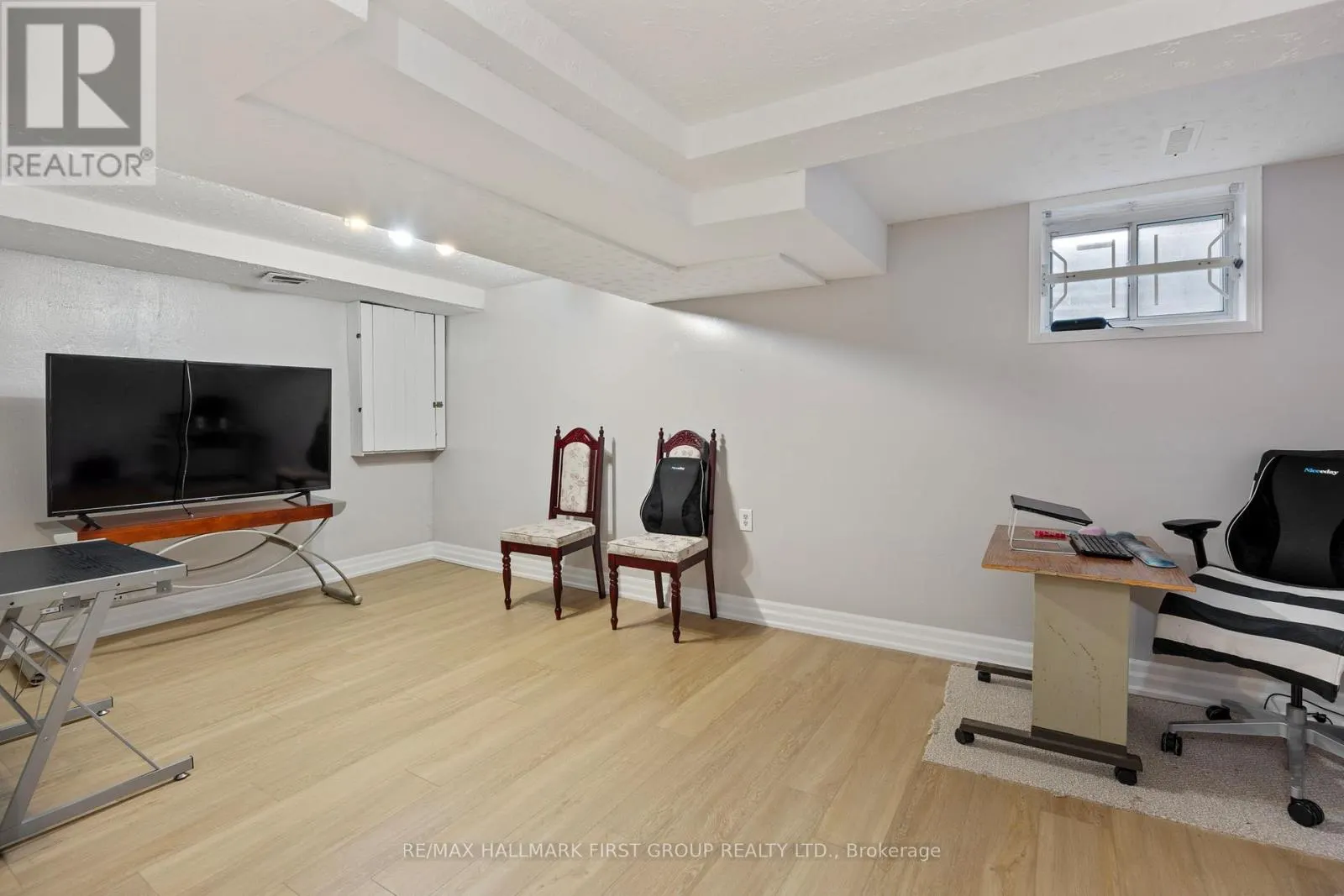 51 - 3025 CEDARGLEN GATE