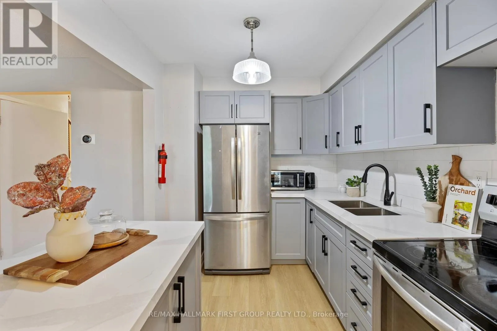51 - 3025 CEDARGLEN GATE