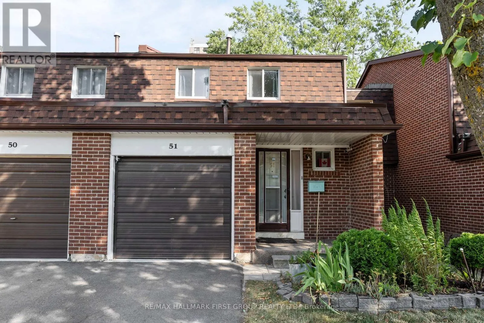 51 - 3025 CEDARGLEN GATE