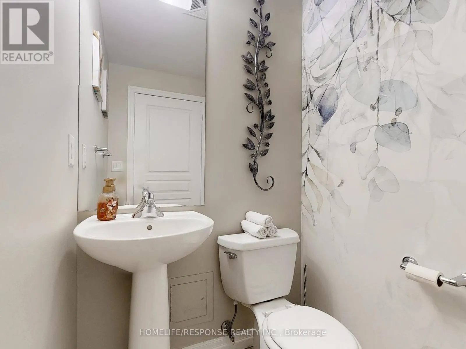 2301 - 223 WEBB DRIVE