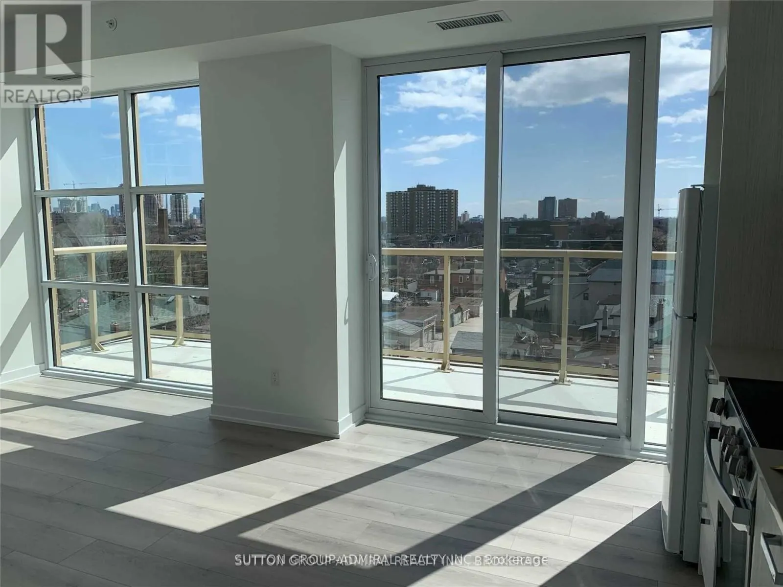 706 - 1787 ST CLAIR AVENUE W