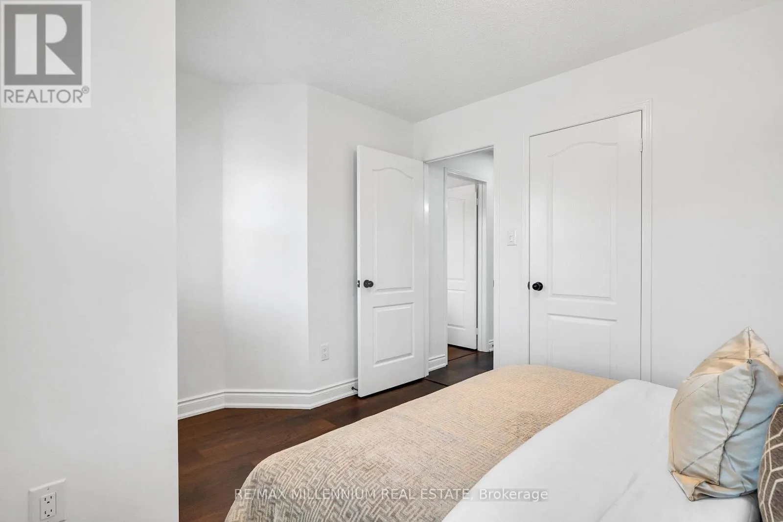 3393 COVENT CRESCENT