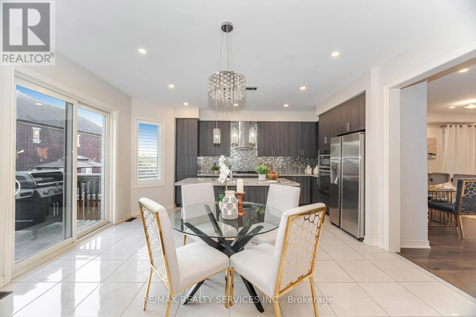52 BLACKBERRY VALLEY CRESCENT