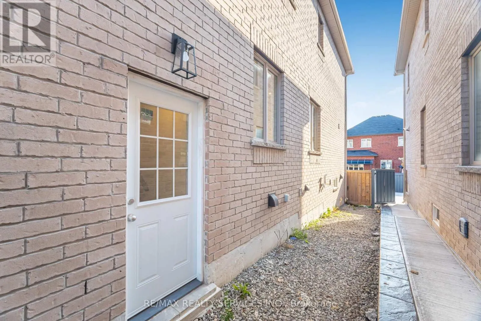52 BLACKBERRY VALLEY CRESCENT