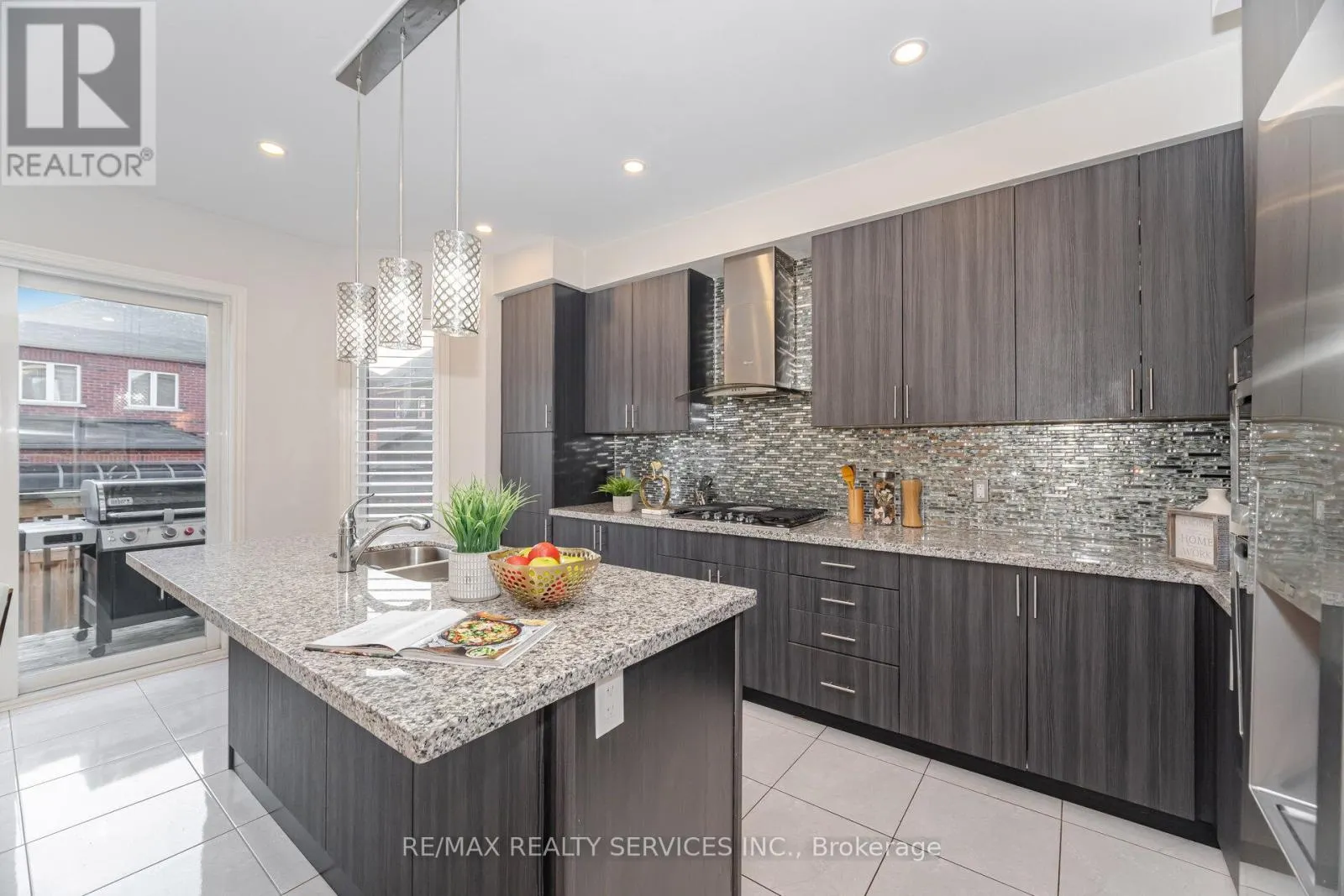 52 BLACKBERRY VALLEY CRESCENT