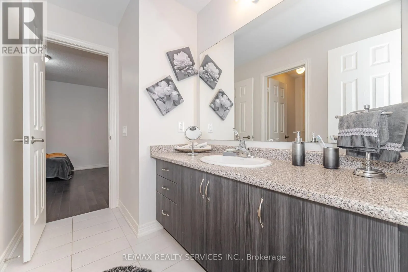 52 BLACKBERRY VALLEY CRESCENT