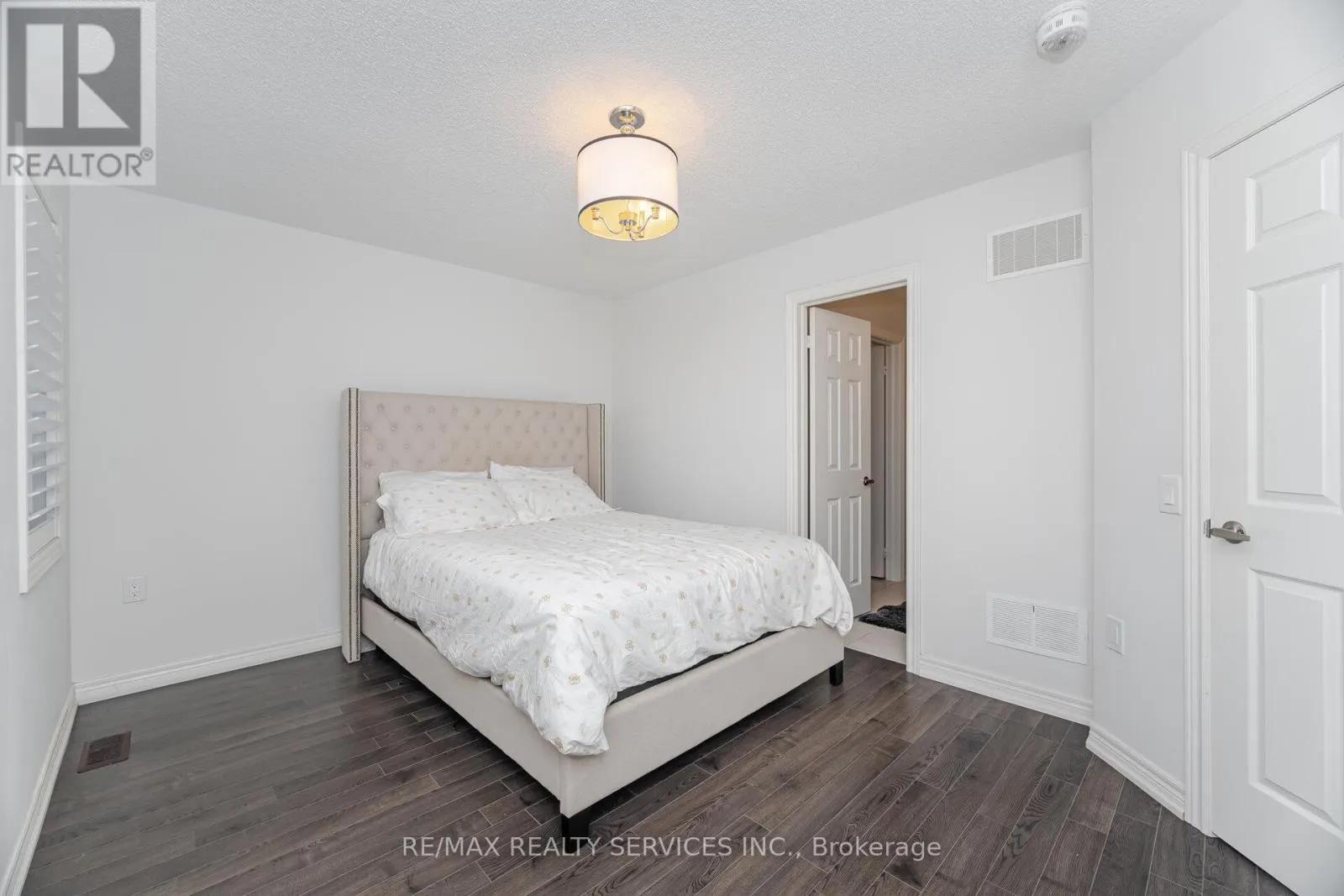 52 BLACKBERRY VALLEY CRESCENT