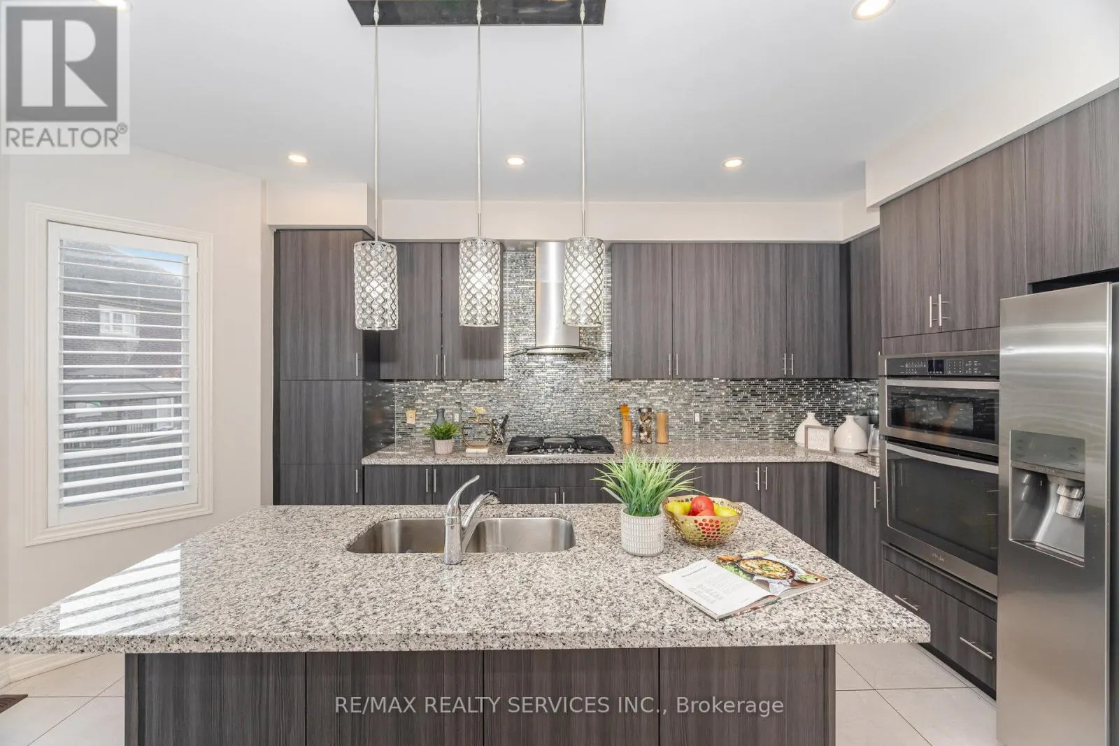 52 BLACKBERRY VALLEY CRESCENT