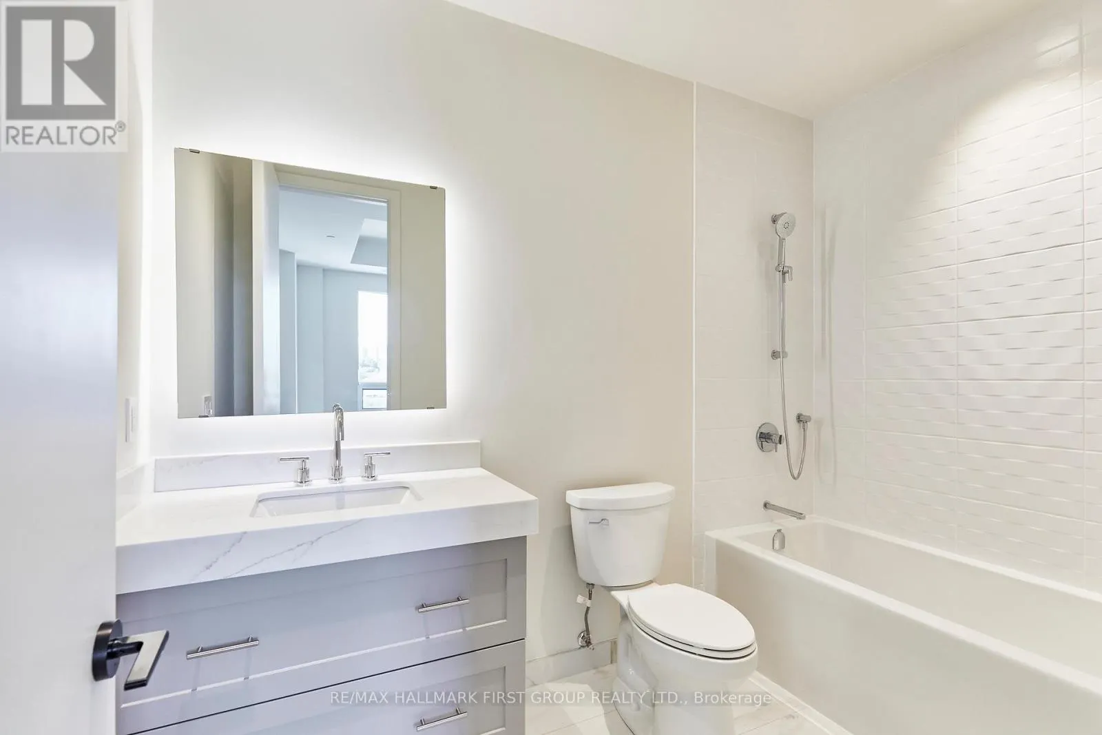 407 - 123 MAURICE DRIVE