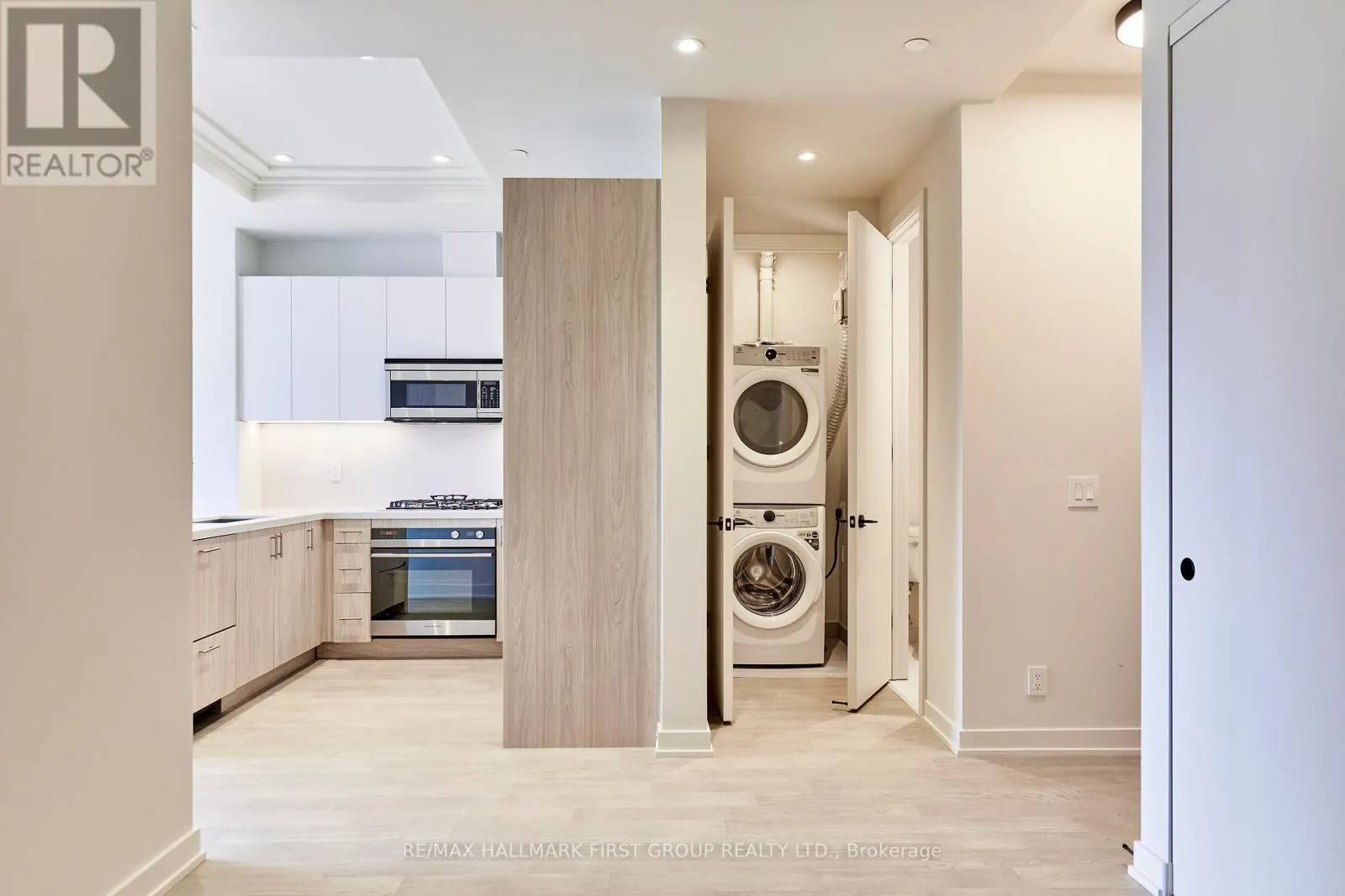 407 - 123 MAURICE DRIVE