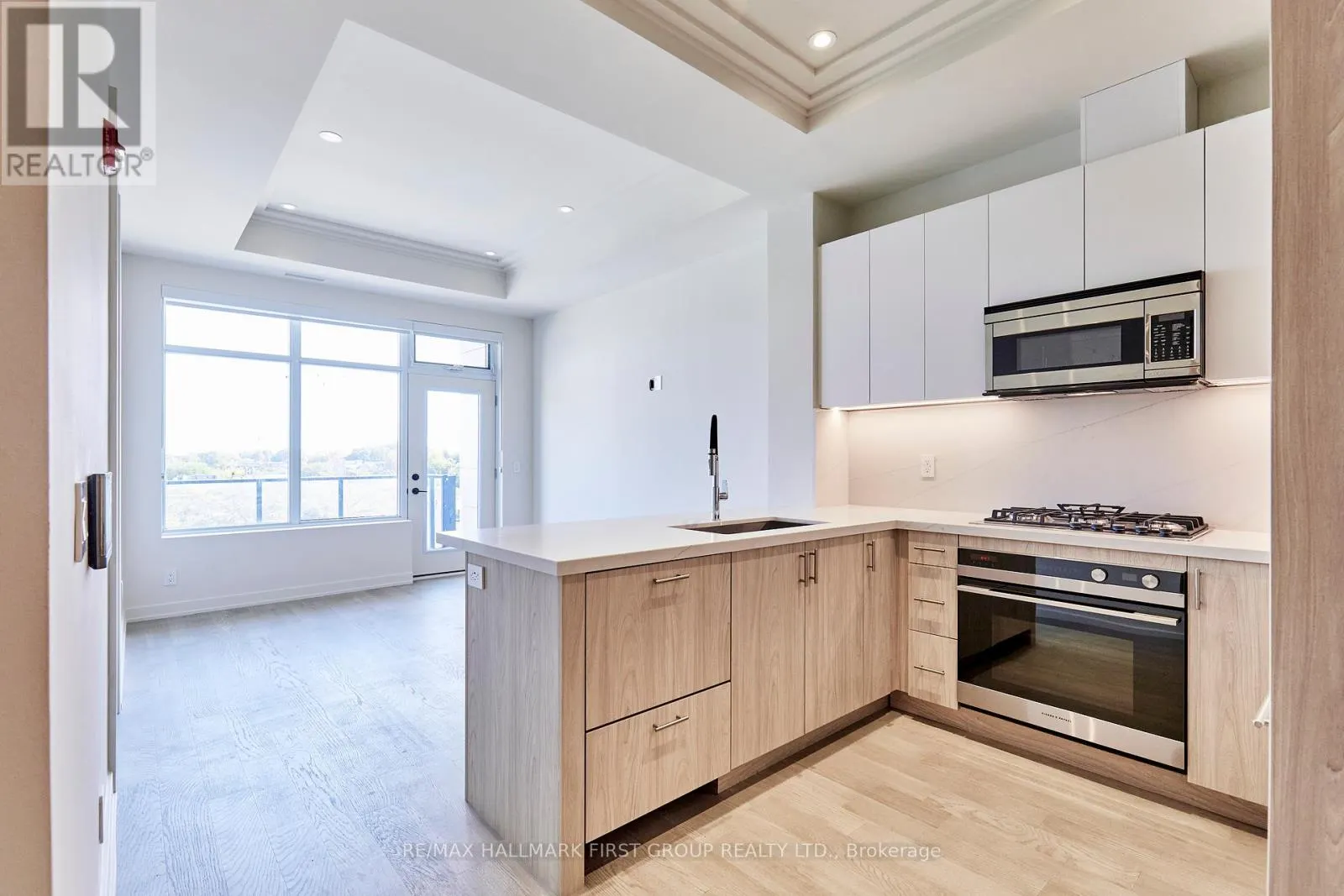 407 - 123 MAURICE DRIVE