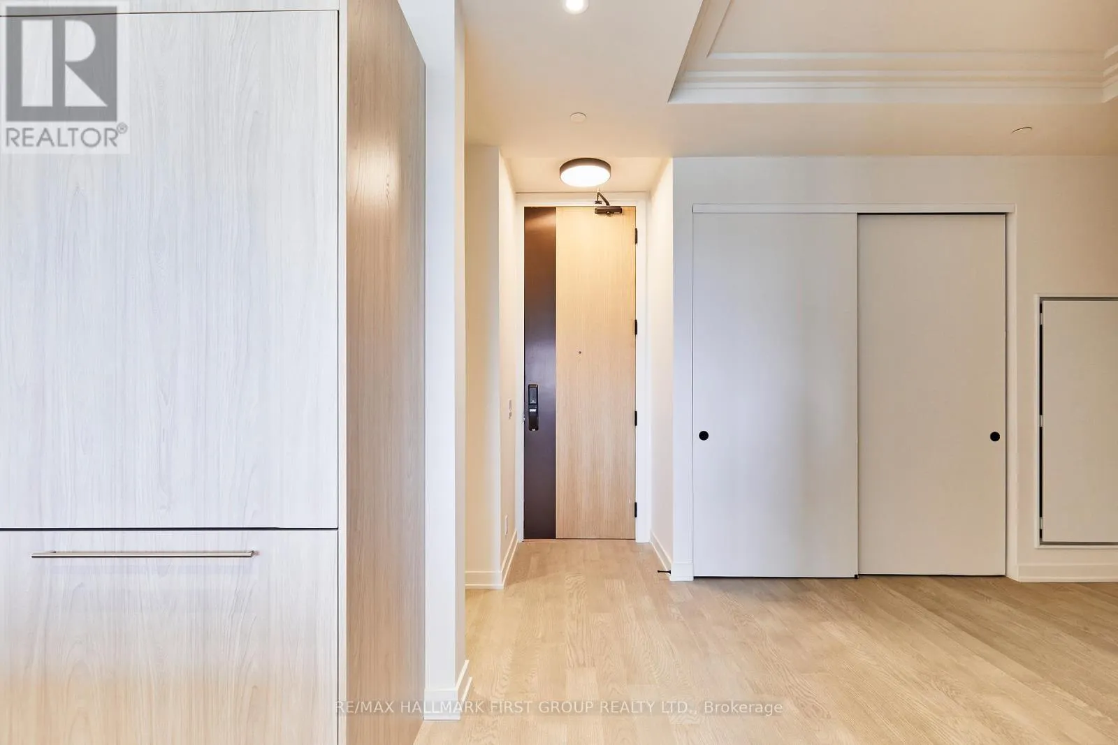 407 - 123 MAURICE DRIVE