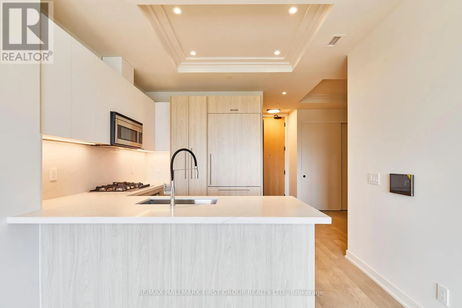 407 - 123 MAURICE DRIVE