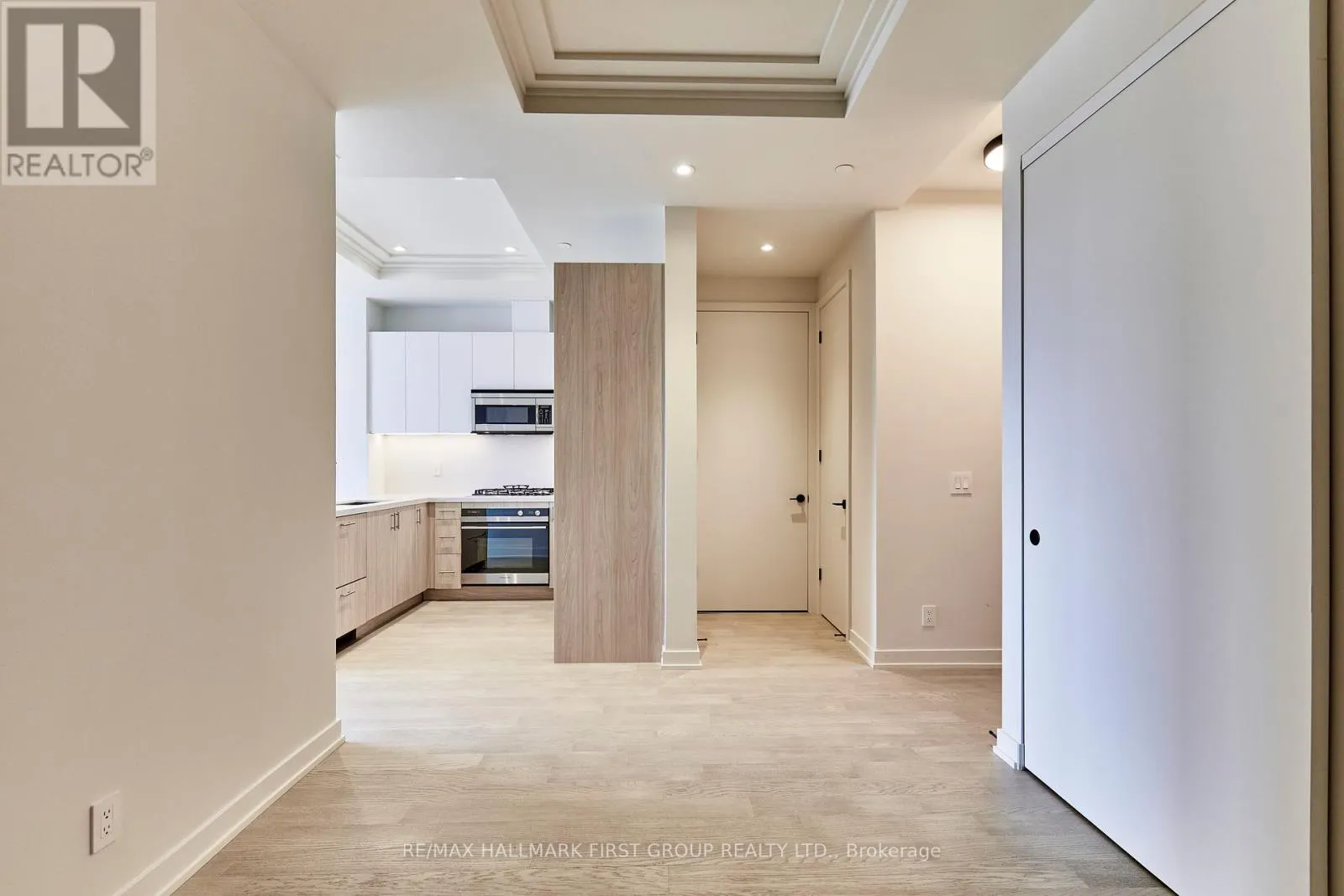 407 - 123 MAURICE DRIVE