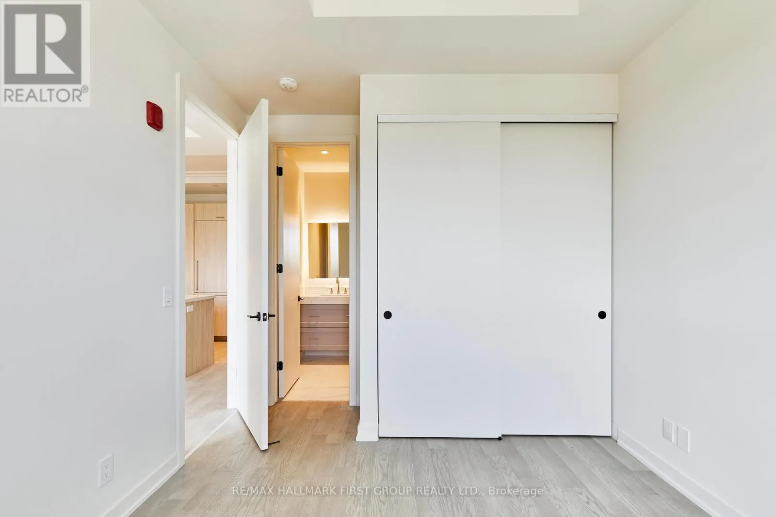 407 - 123 MAURICE DRIVE