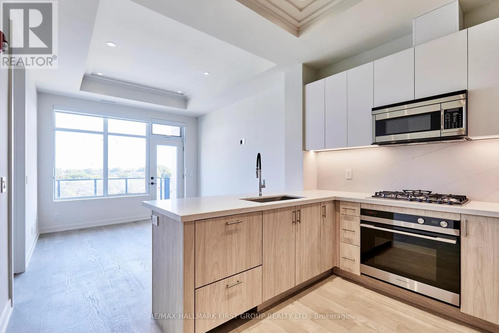 407 - 123 MAURICE DRIVE