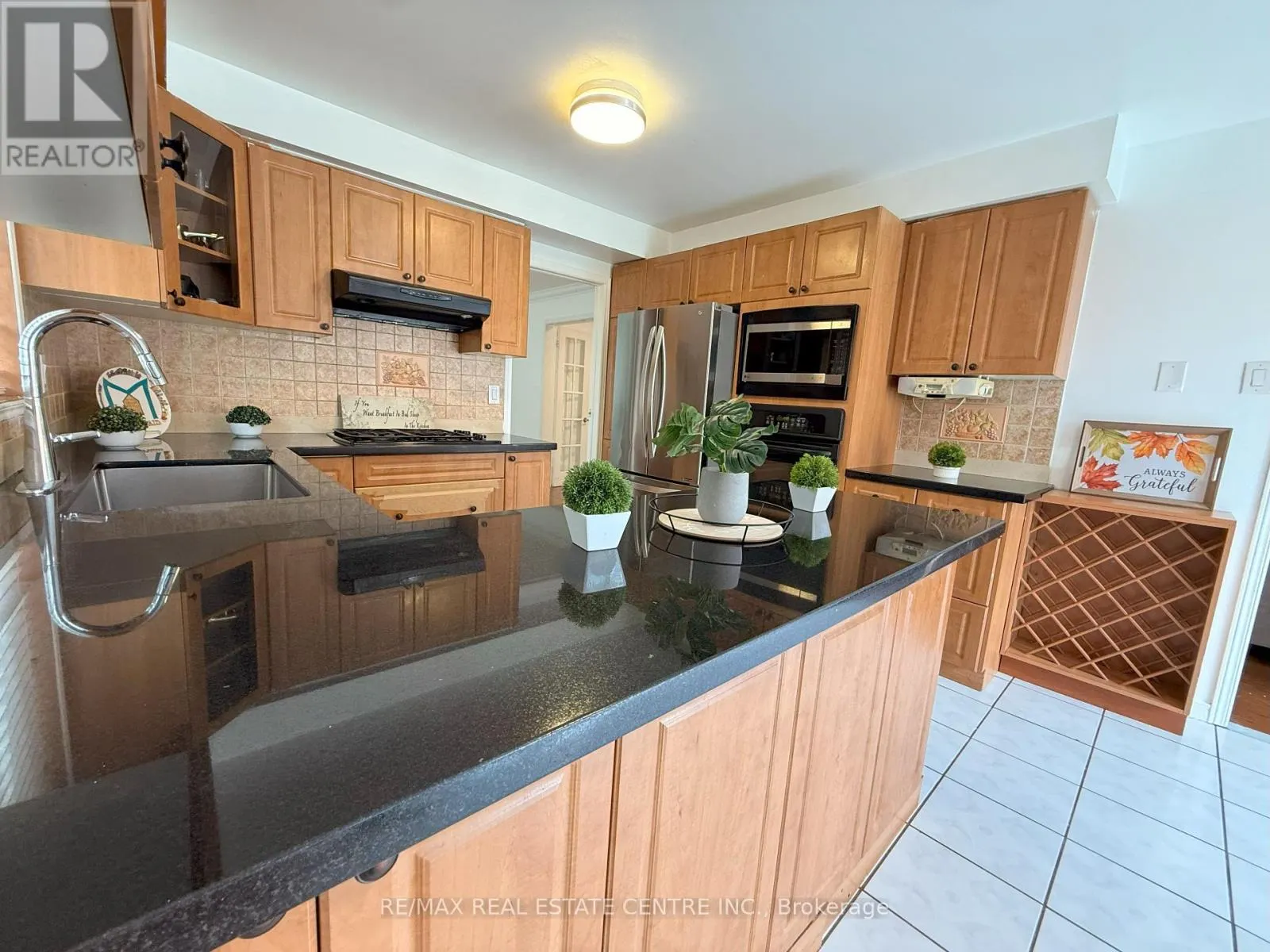 84 CREDITSTONE ROAD