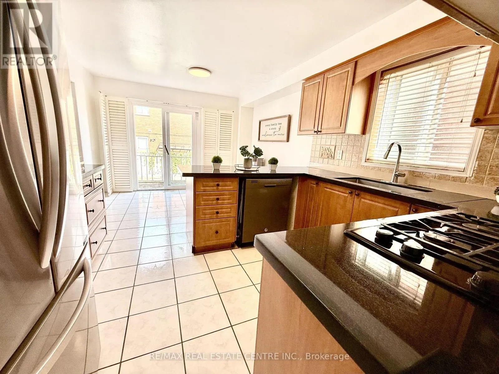 84 CREDITSTONE ROAD