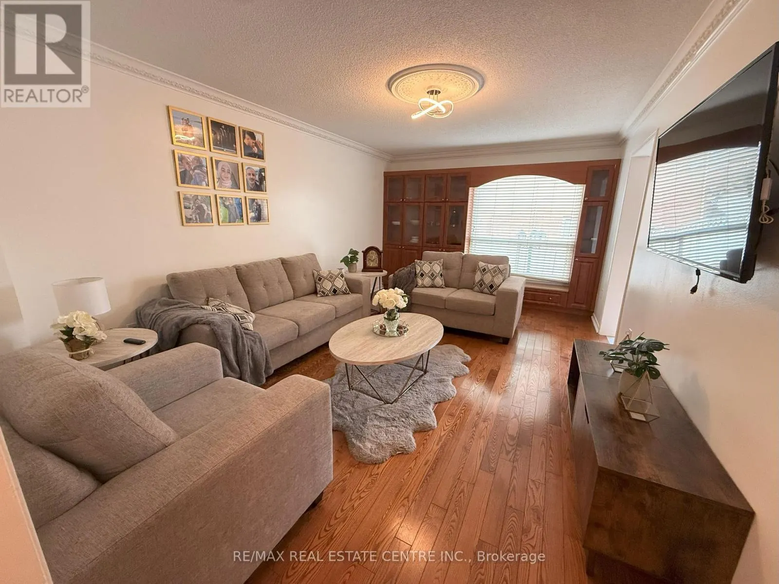 84 CREDITSTONE ROAD