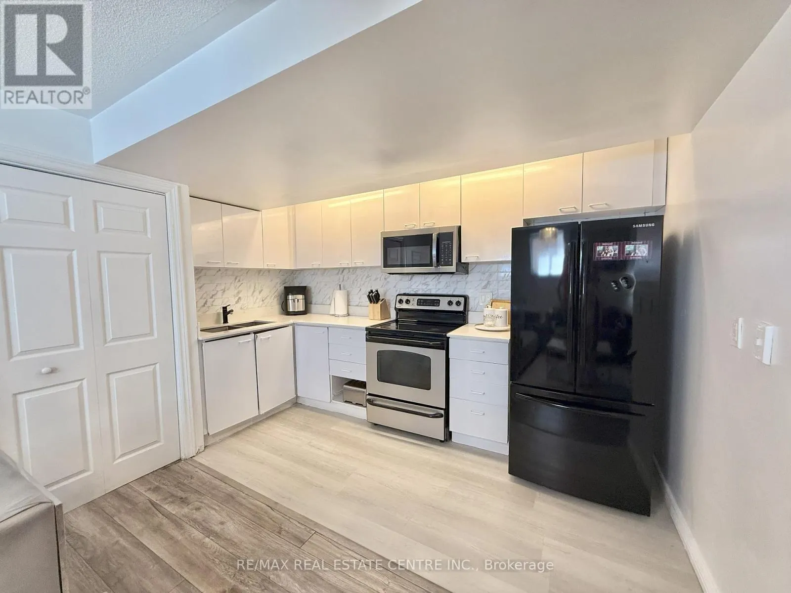 84 CREDITSTONE ROAD