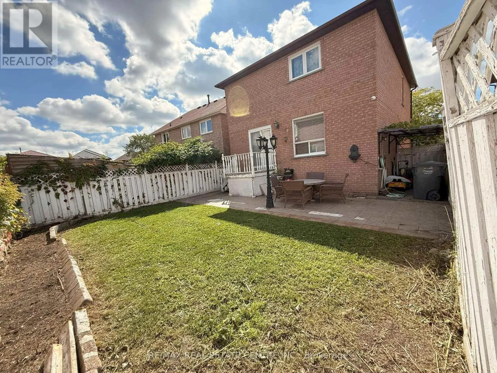 84 CREDITSTONE ROAD