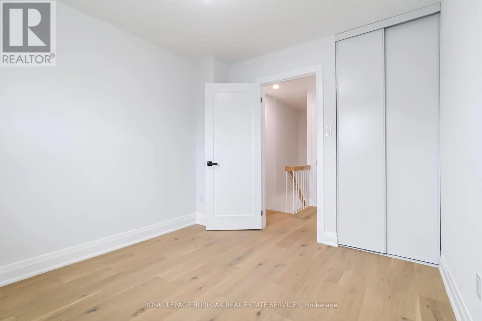 4 - 5475 LAKESHORE ROAD