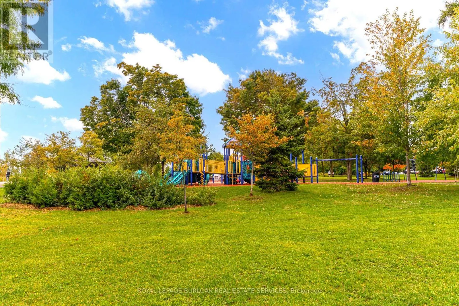 4 - 5475 LAKESHORE ROAD