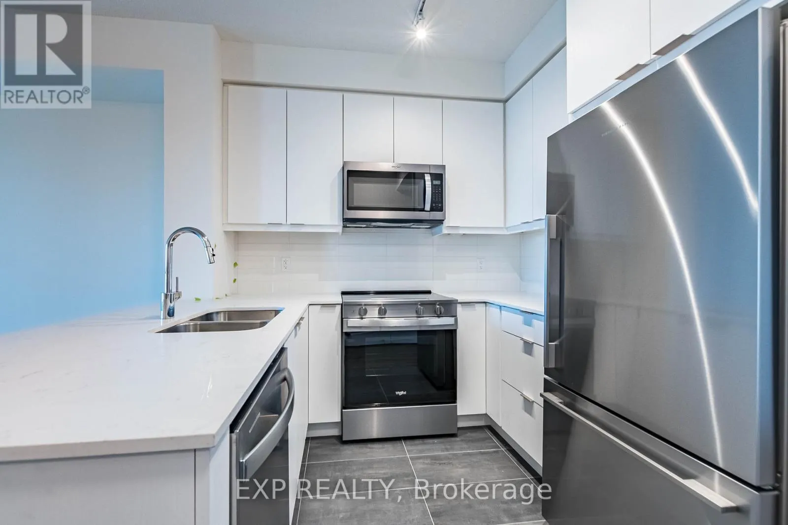 502 - 15 WATERGARDEN DRIVE