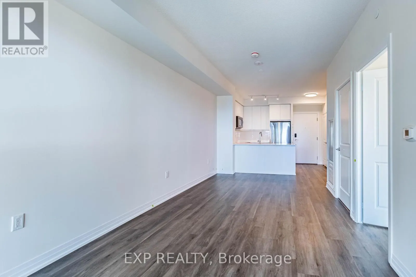 502 - 15 WATERGARDEN DRIVE