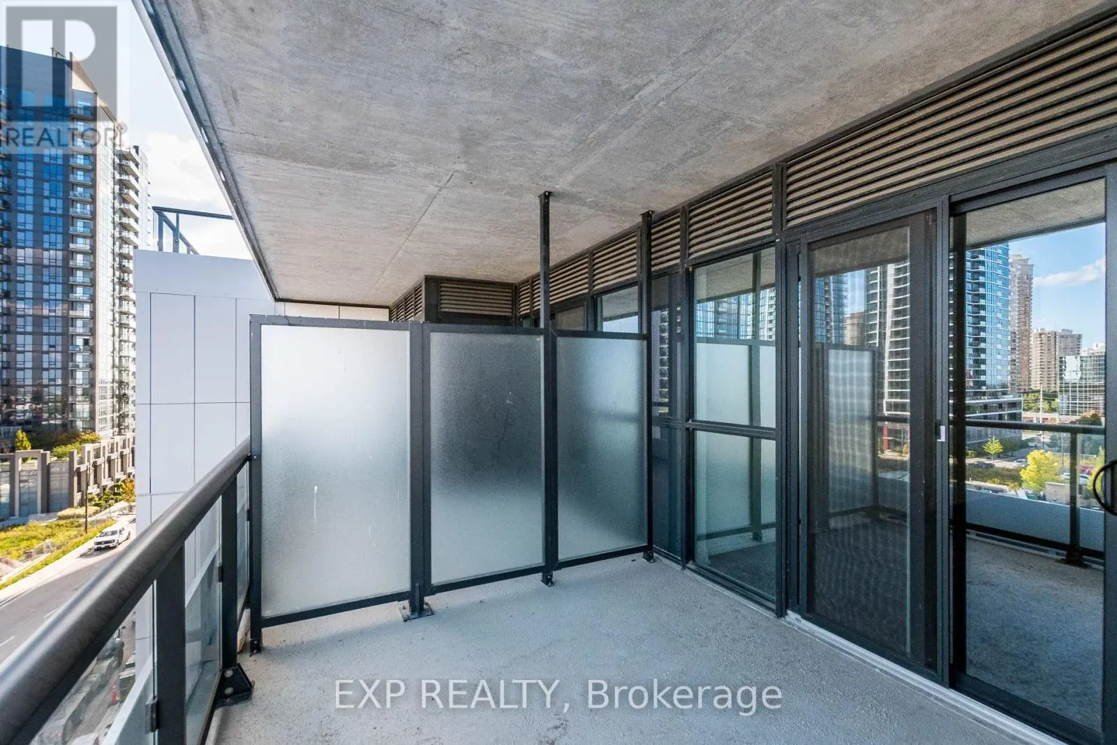502 - 15 WATERGARDEN DRIVE