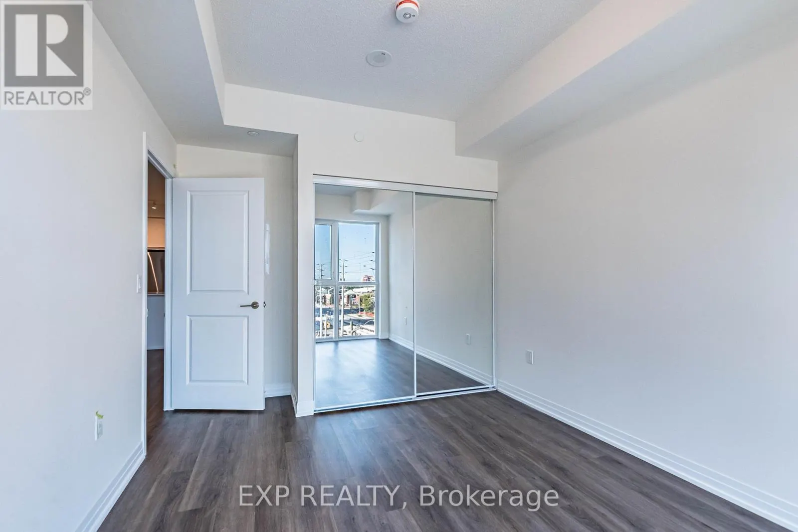 502 - 15 WATERGARDEN DRIVE