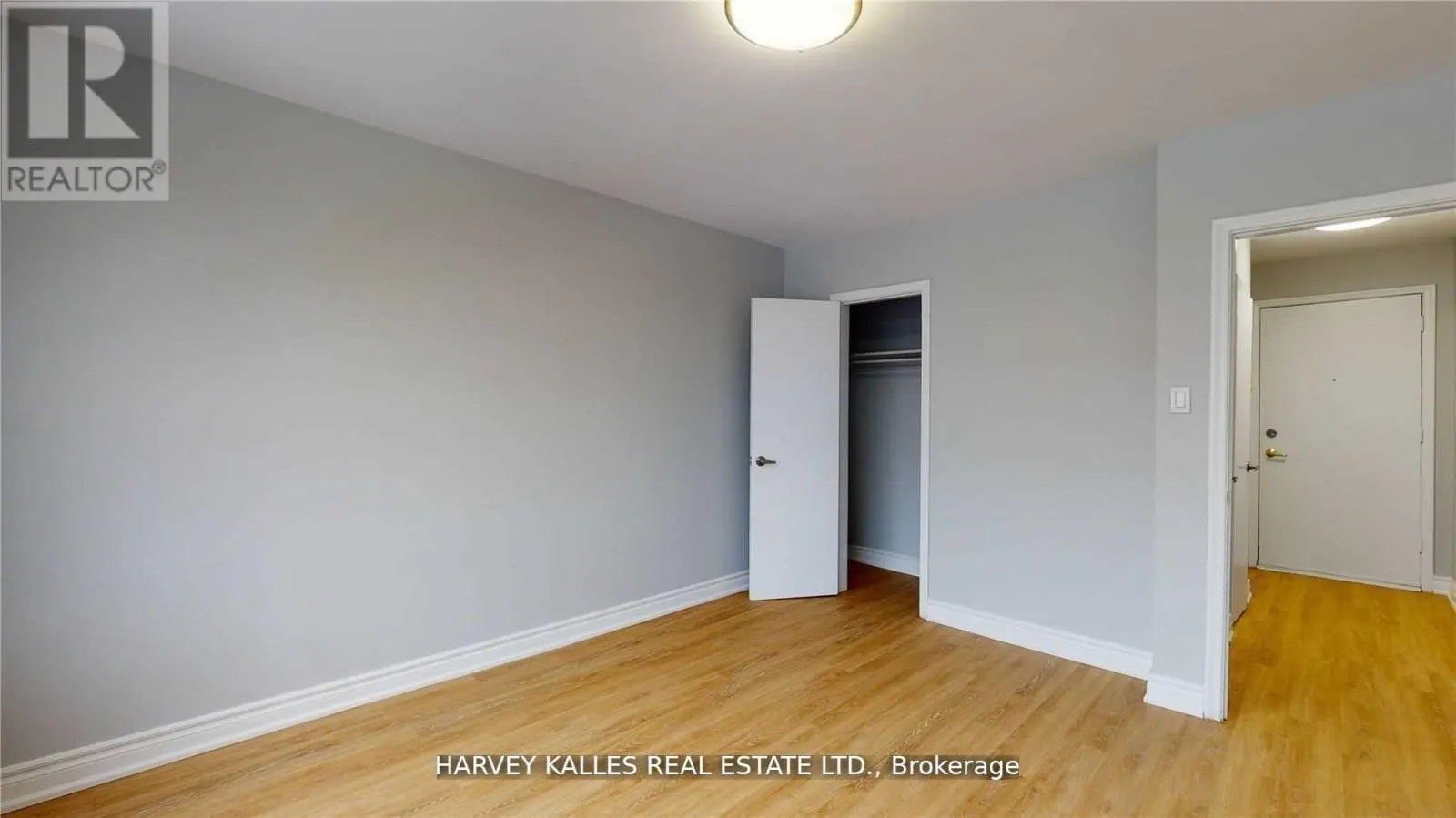 303 - 2 GREENTREE COURT