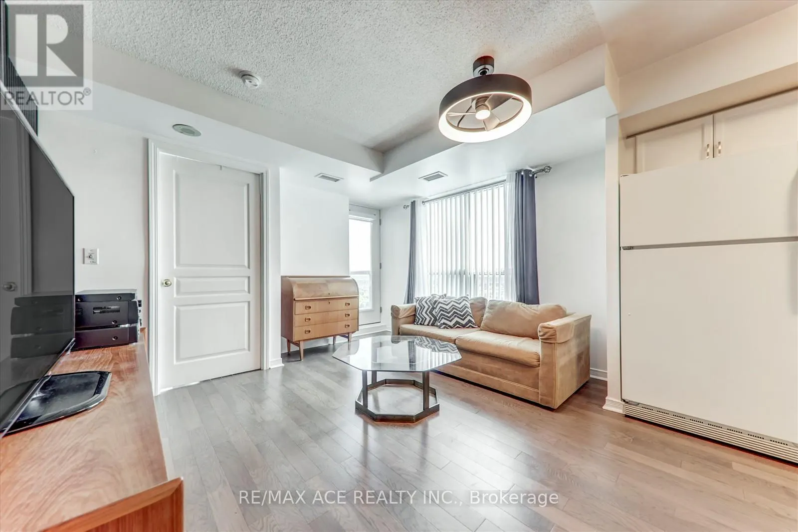 1803 - 2545 ERIN CENTRE BOULEVARD