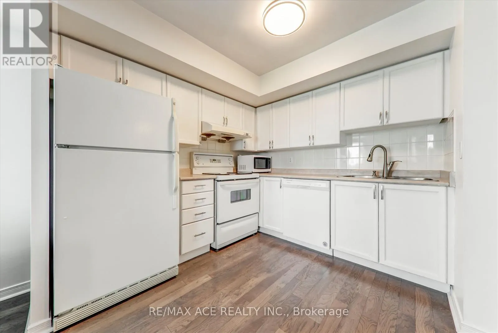 1803 - 2545 ERIN CENTRE BOULEVARD