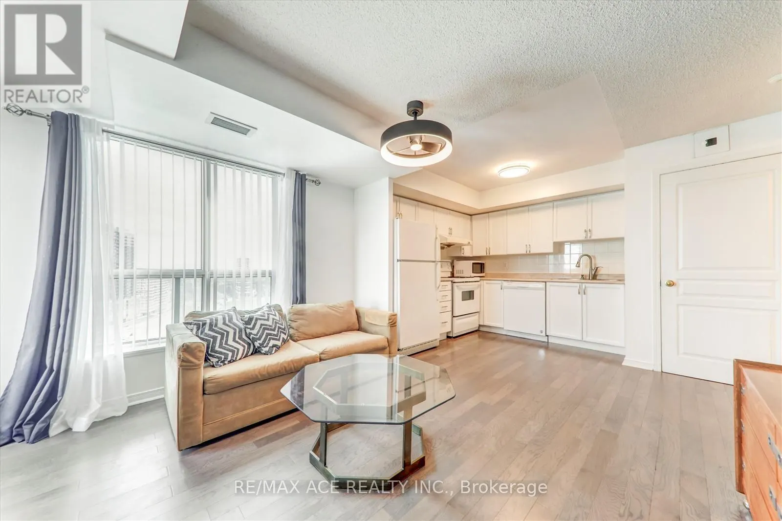 1803 - 2545 ERIN CENTRE BOULEVARD