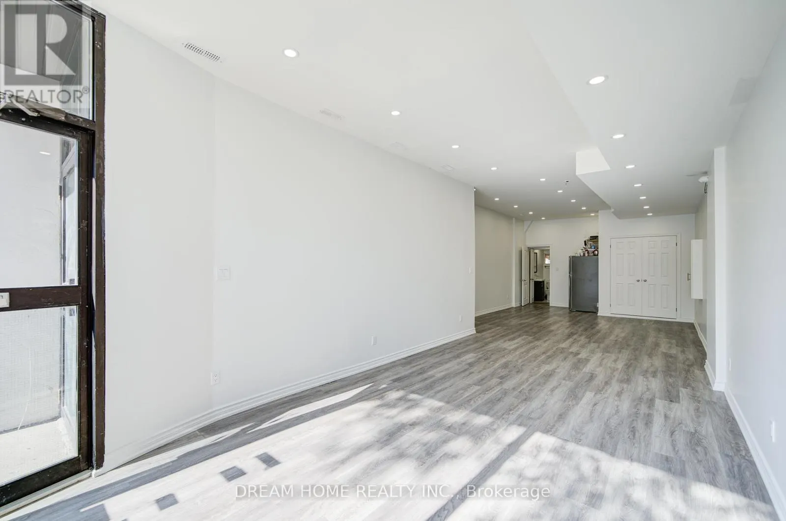 1015 WESTON ROAD