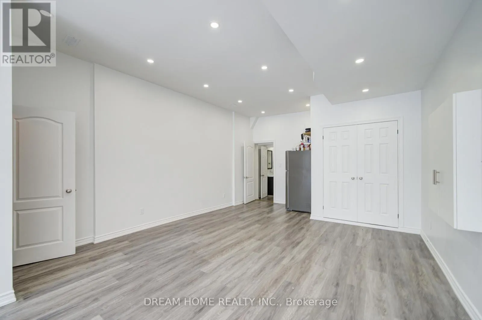 1015 WESTON ROAD