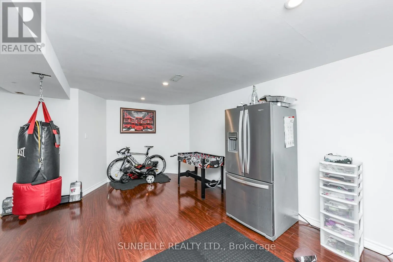 38 SUNNY GLEN CRESCENT