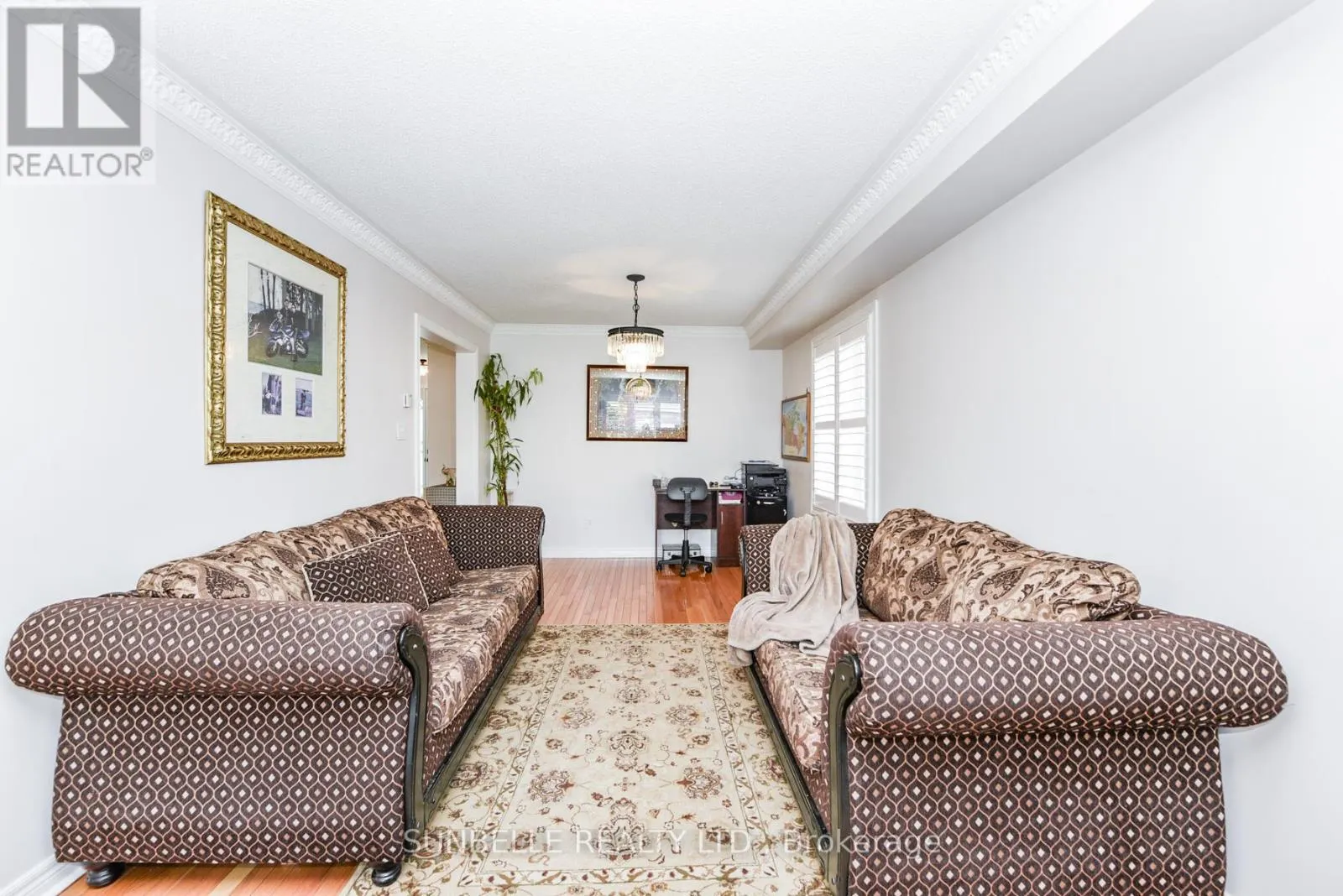38 SUNNY GLEN CRESCENT