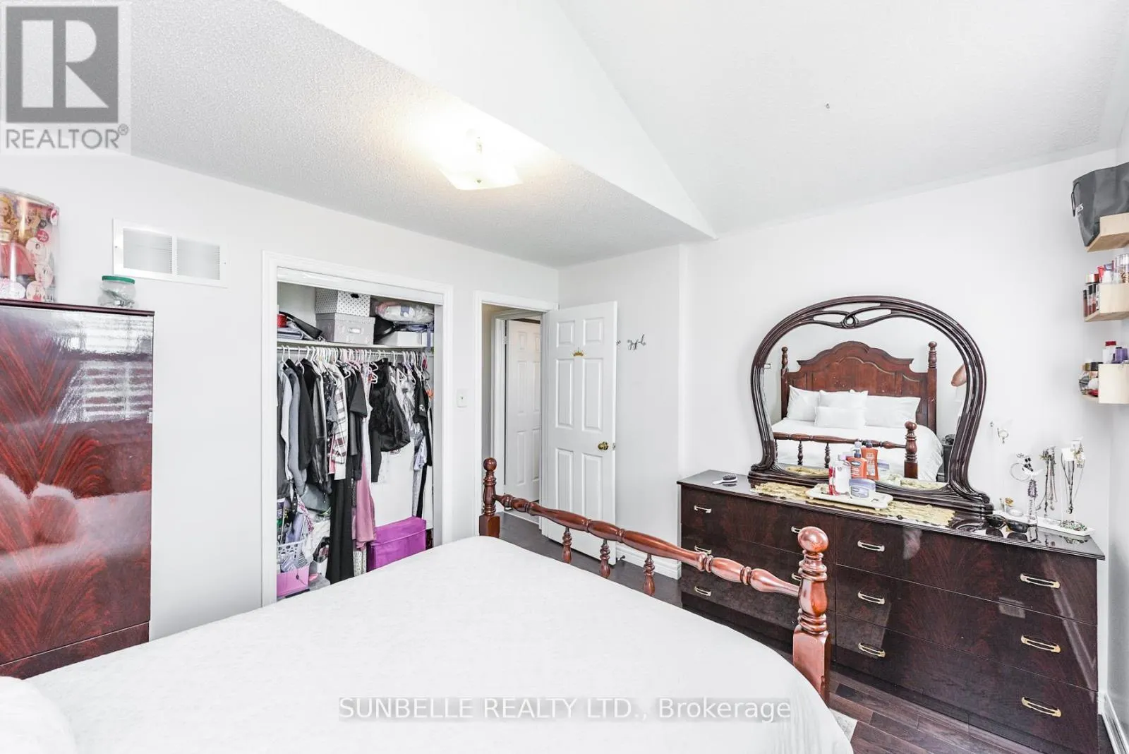 38 SUNNY GLEN CRESCENT