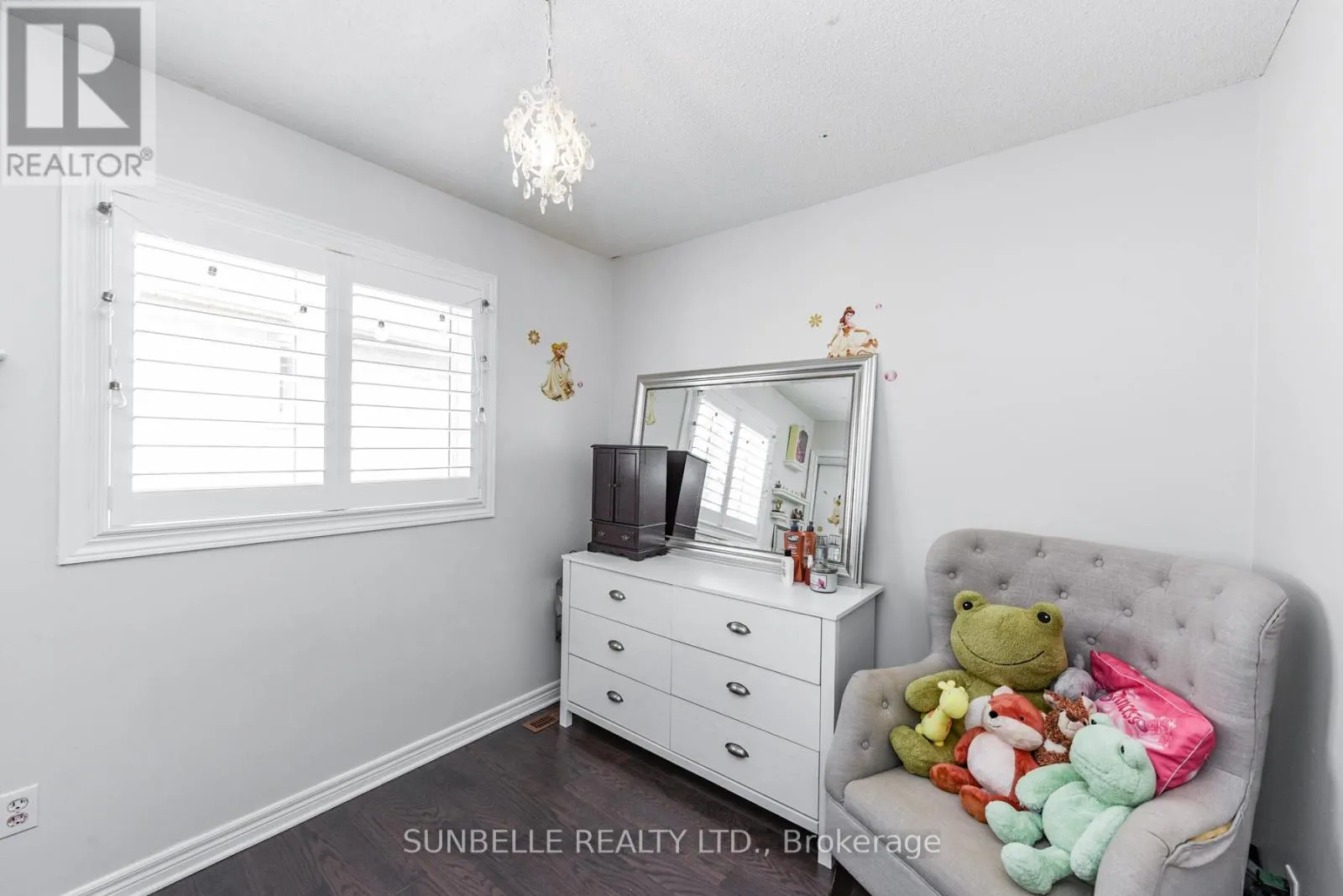 38 SUNNY GLEN CRESCENT