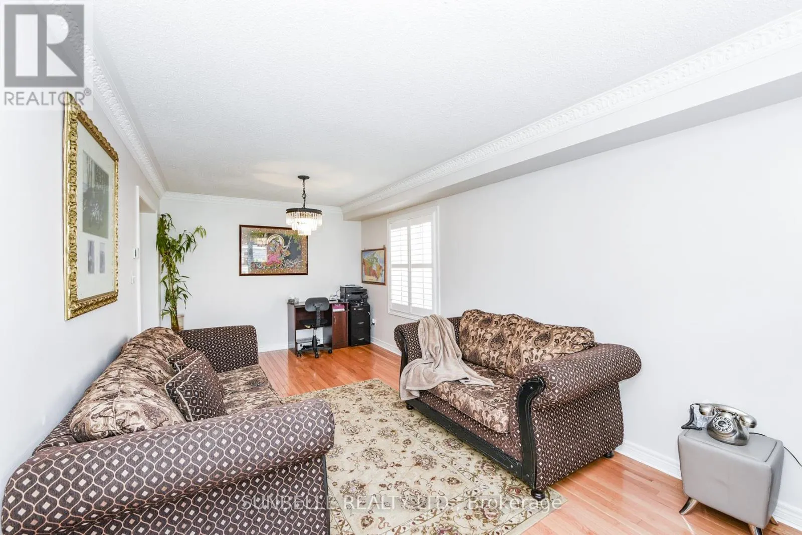 38 SUNNY GLEN CRESCENT