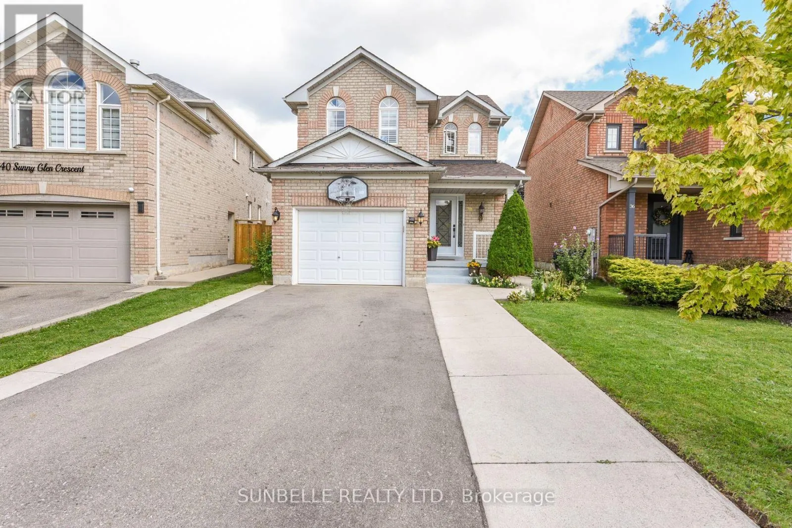 38 SUNNY GLEN CRESCENT