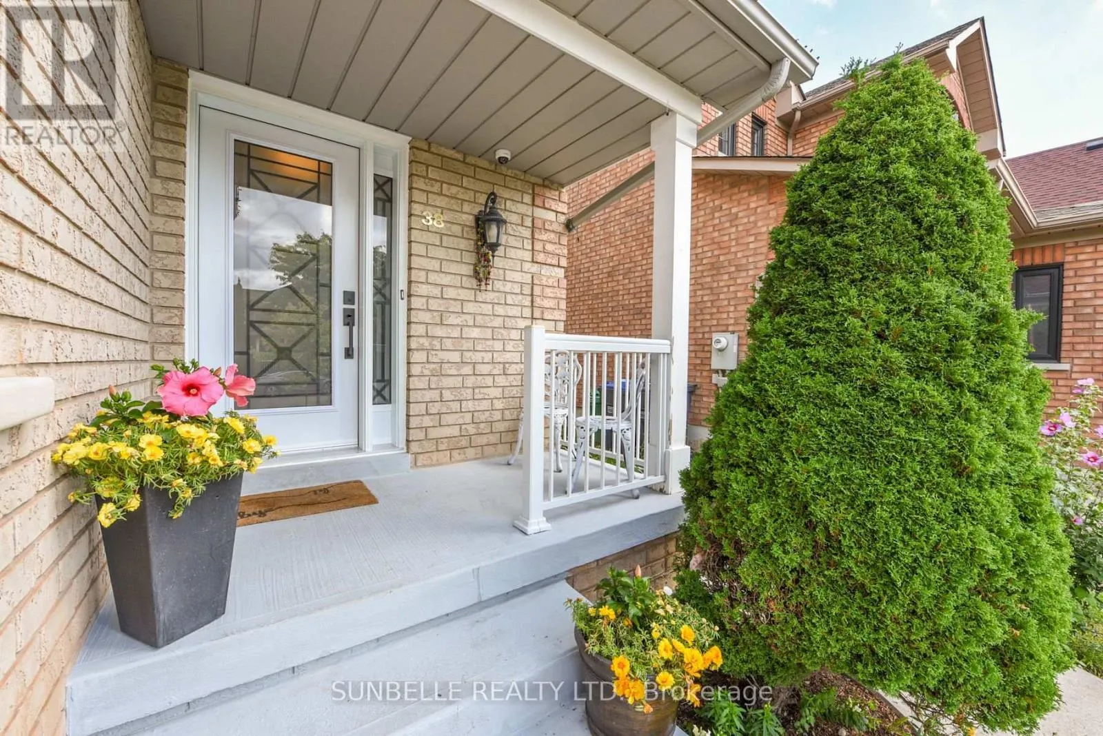 38 SUNNY GLEN CRESCENT
