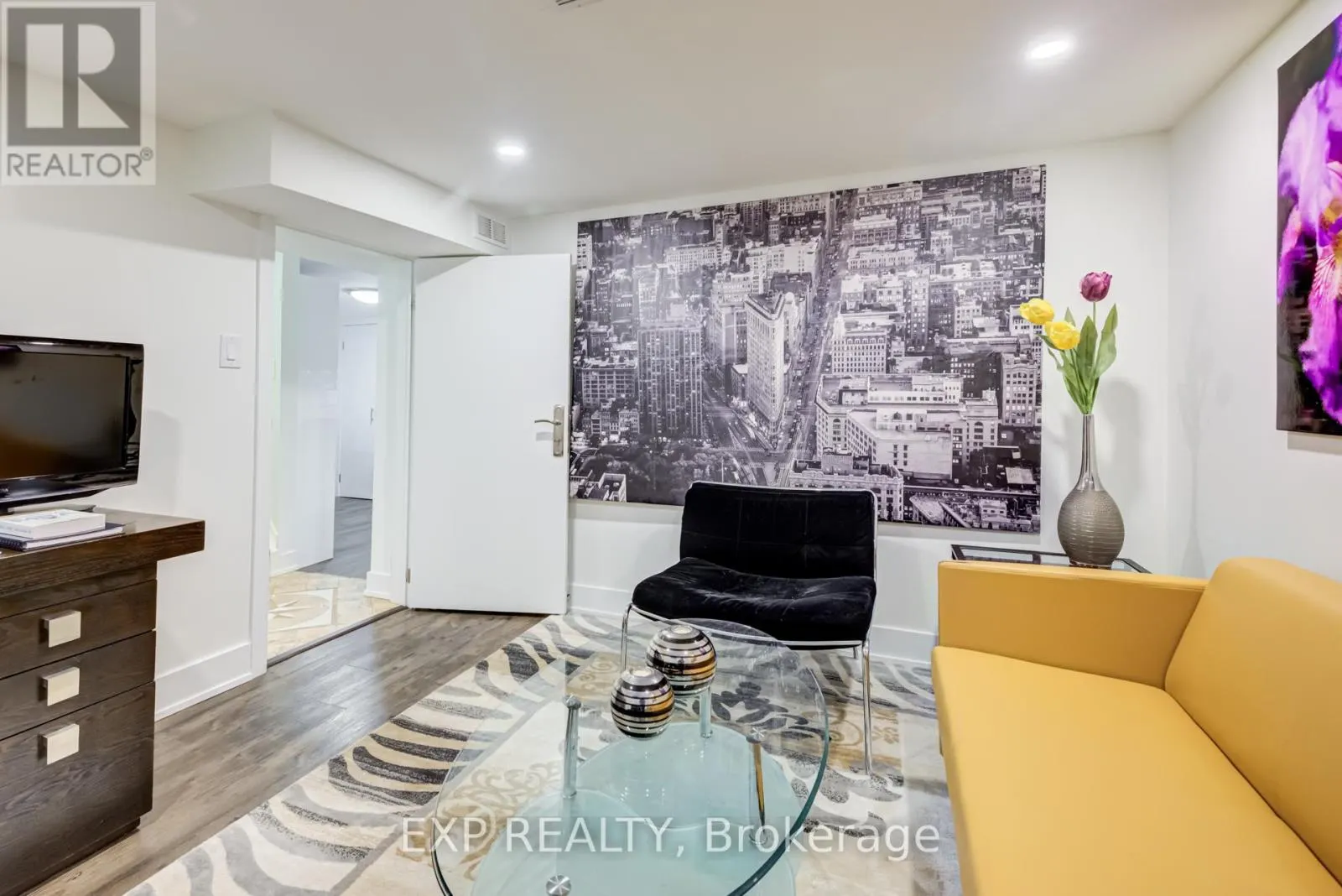 19 ALBANI STREET