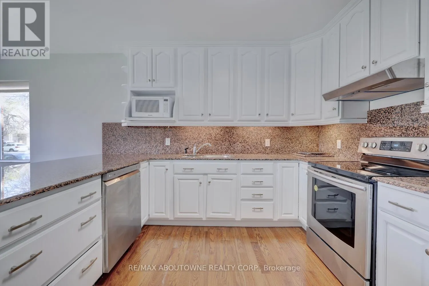1493 BRIARWOOD CRESCENT
