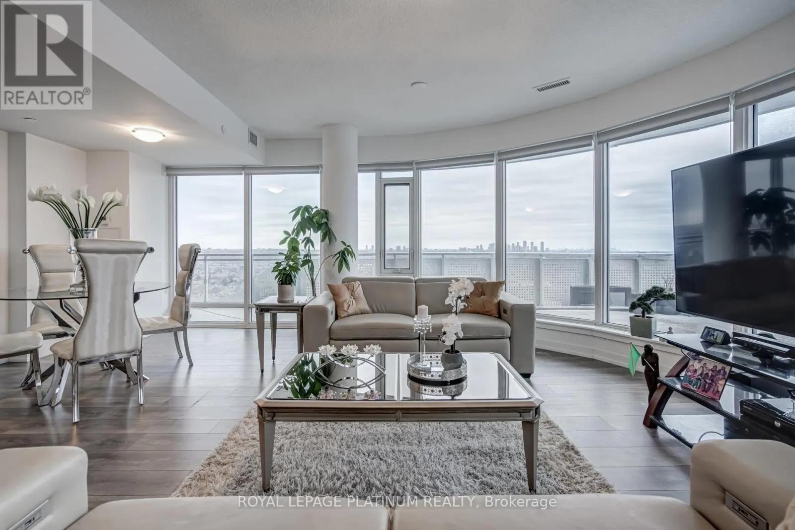1514 - 2520 EGLINTON AVENUE W
