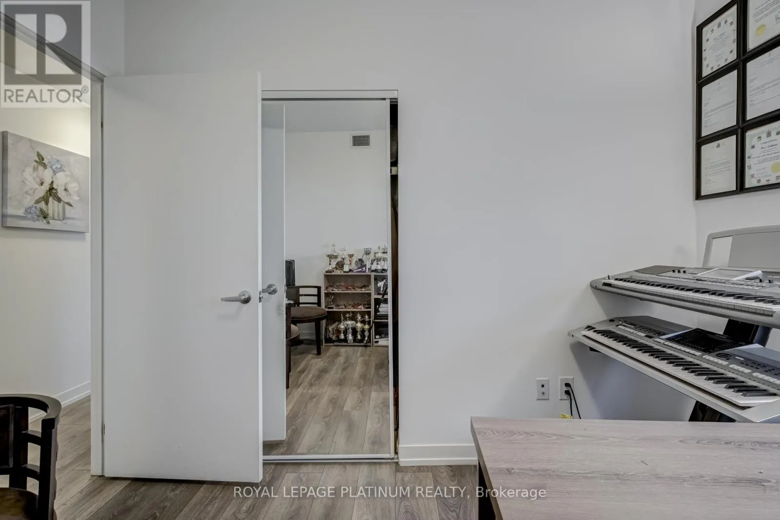 1514 - 2520 EGLINTON AVENUE W