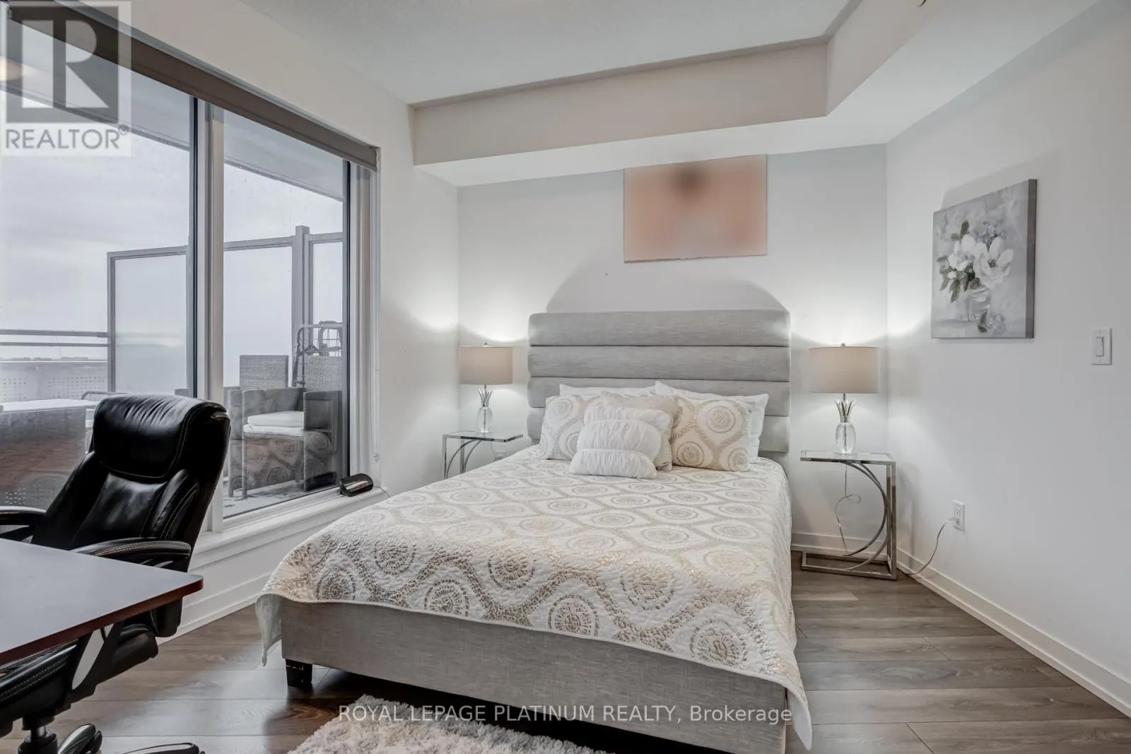 1514 - 2520 EGLINTON AVENUE W